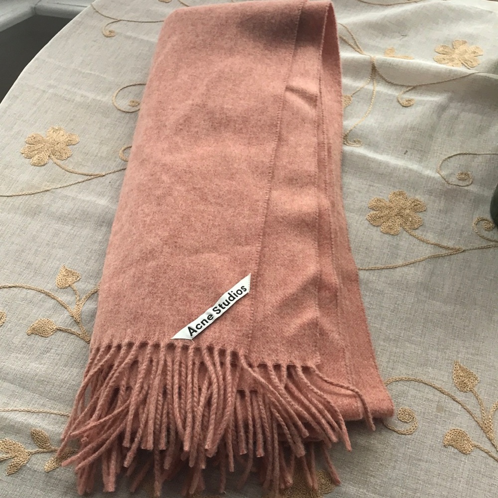 Acne studios 100% wool shawl/scarf
